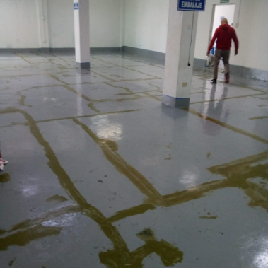 PINTADO DE PISO ALMACEN